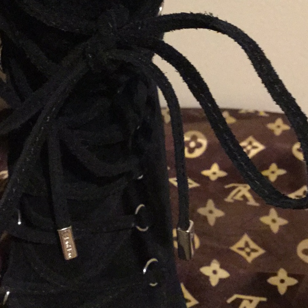 Boots - Picture 3 of 7